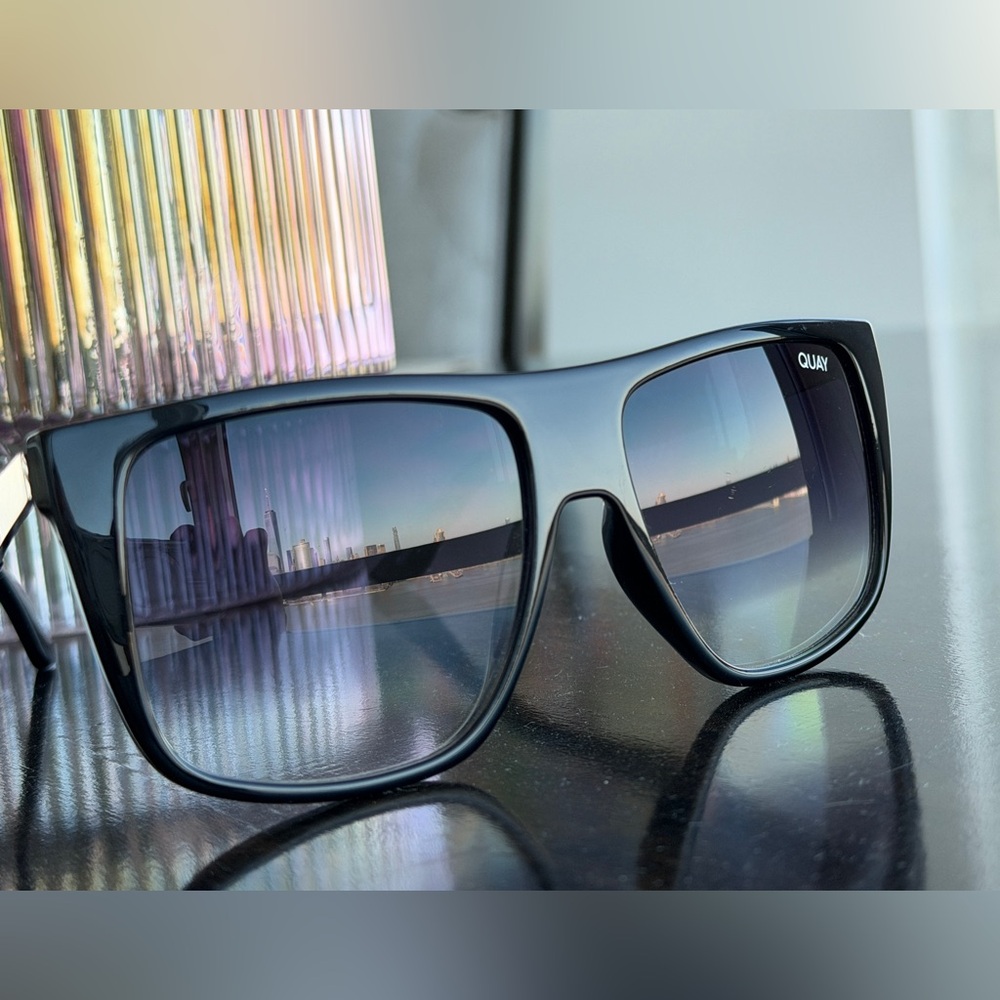Quay Australia Incognito Sunglasses. Black fade